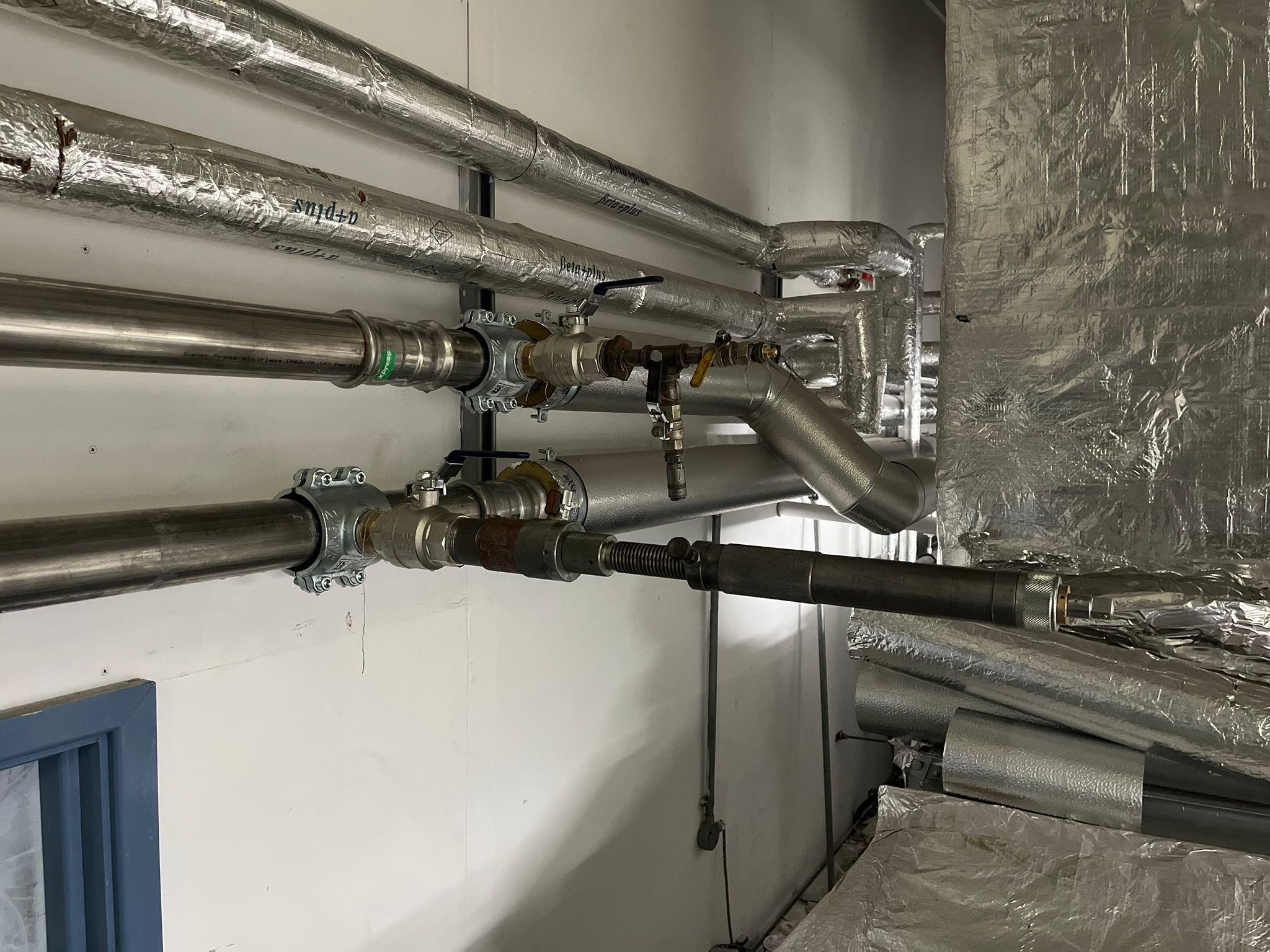 Cold tapping on chilled water