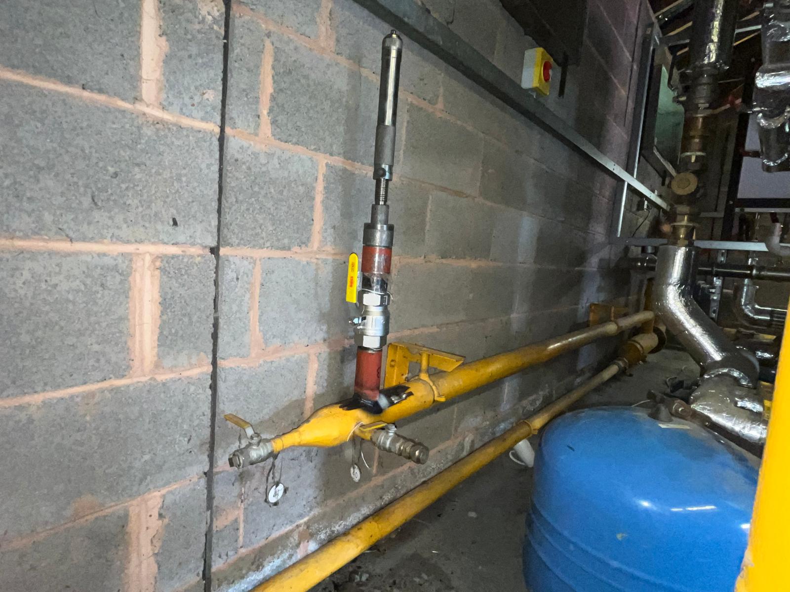 hot tapping on gas pipework